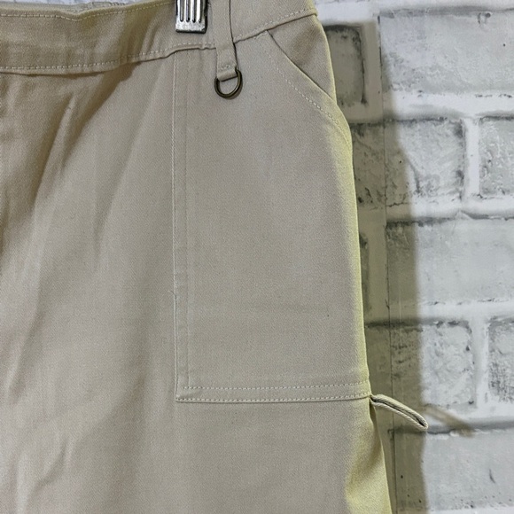Tradition women’s Classic Tan Cargo Pants, size 14p petite - Picture 4 of 8